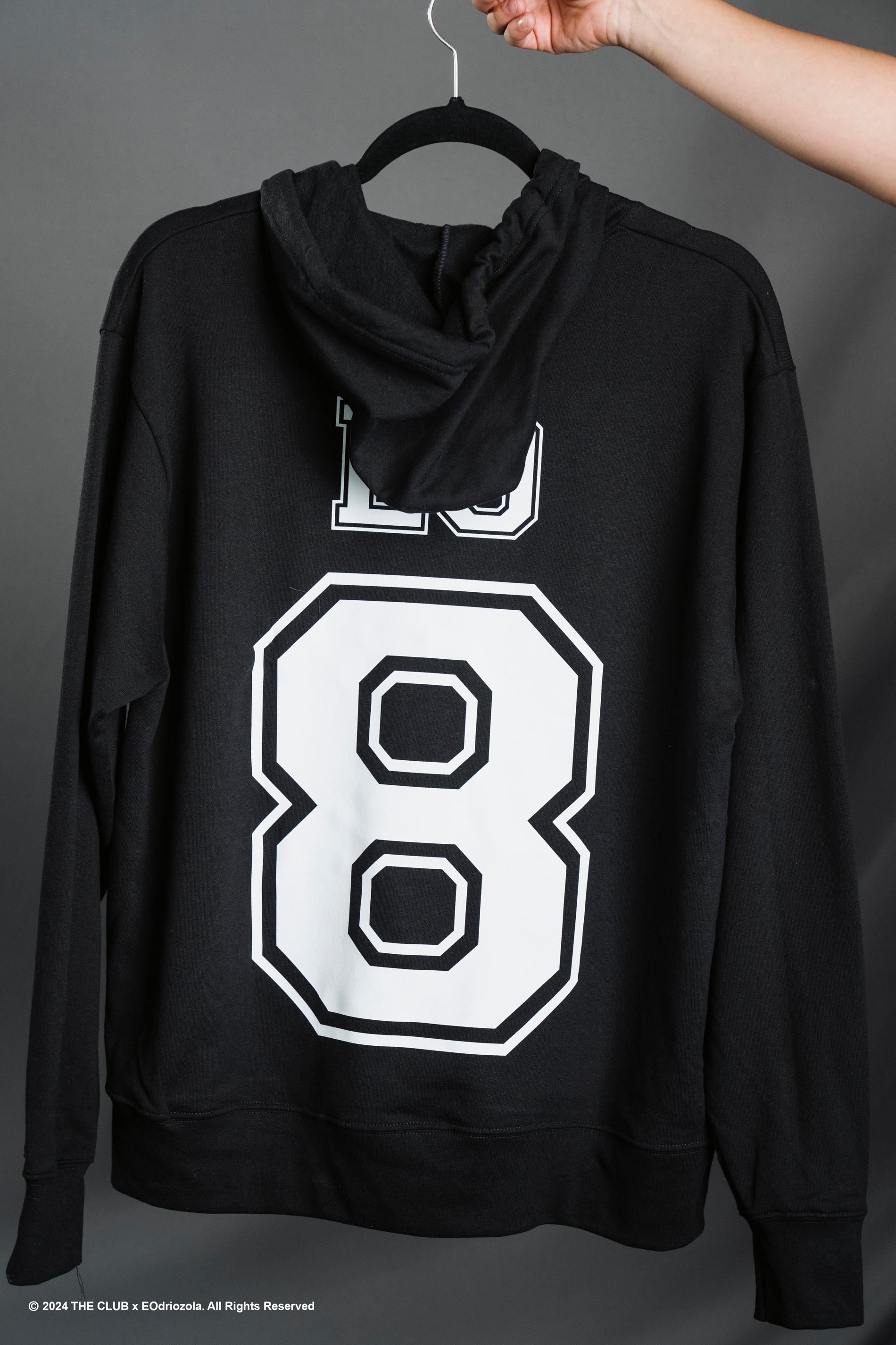 Hoodie Negra Adulto - EO "8 White"